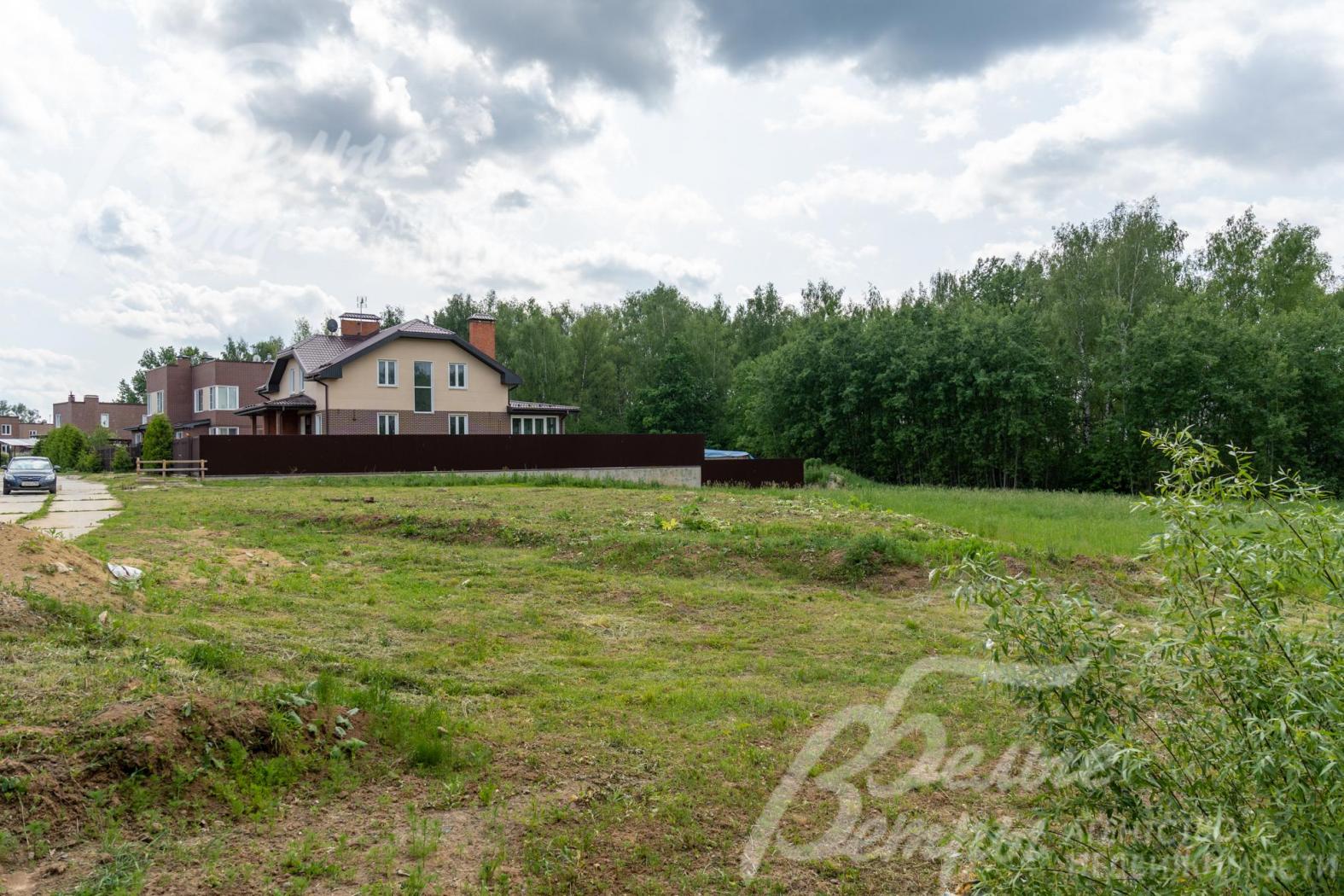 Есть возможность разделить на несколько участков под застройку