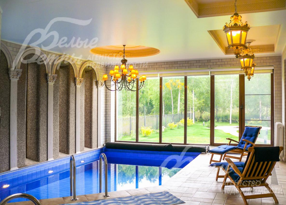 Зона бассейна 44,6 кв.м, так же имеет выход на открытую террасу.