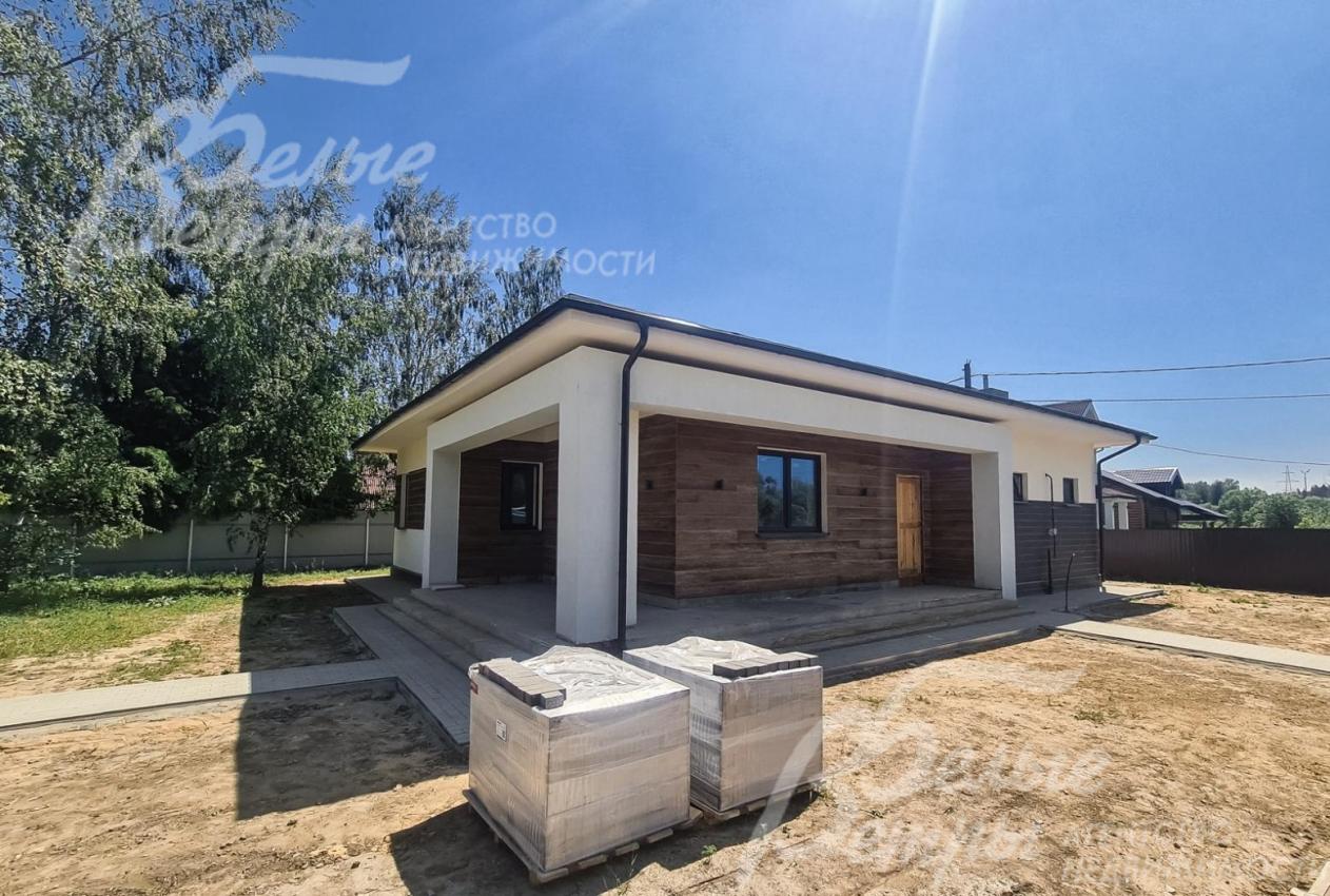 Одноэтажный практичный дом на участке 8 соток