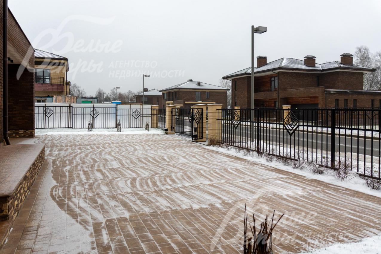 Парковочная площадка на 4 авто