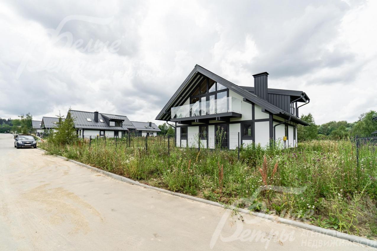 Дома в едином стиле фахверк в поселке Плесково