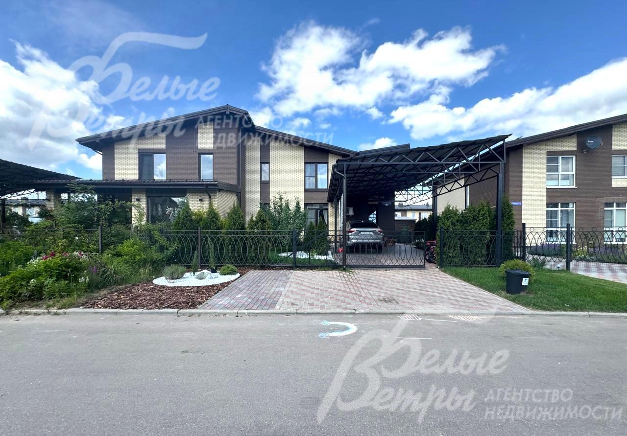 Меблированный таунхаус 187 кв.м с навесом под парковку. 