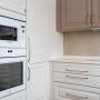 В кухне техника легендарных брендов: Bosch, Electrolux, Liebherr.