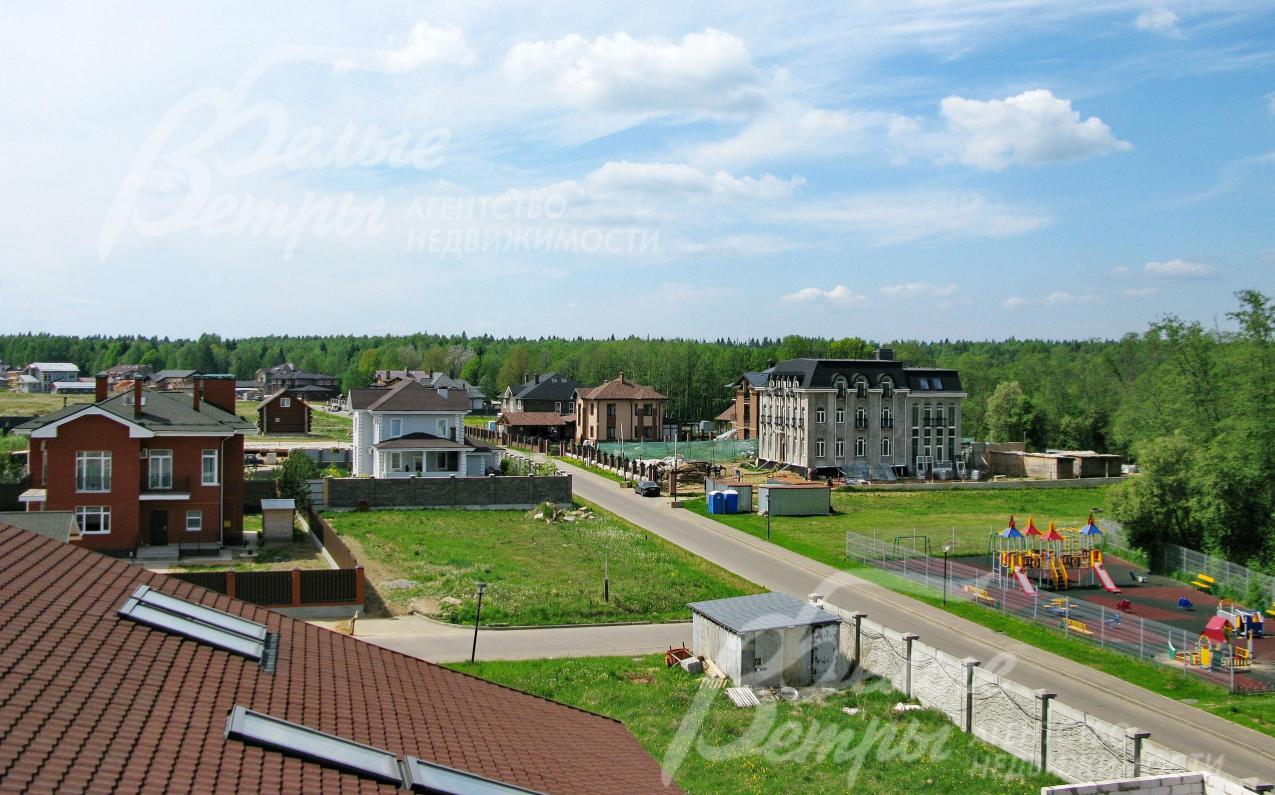 Коттеджный поселок в окружении лесов, лугов, рядом с озером Лебяжье