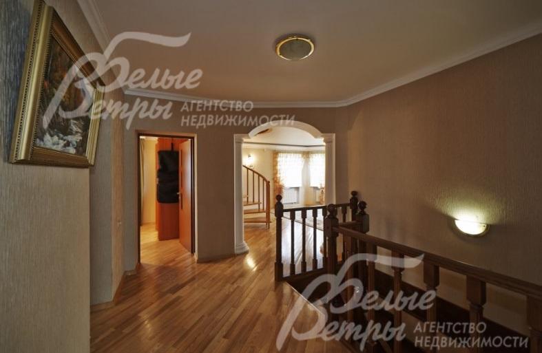 Лестничный холл 2-го этажа