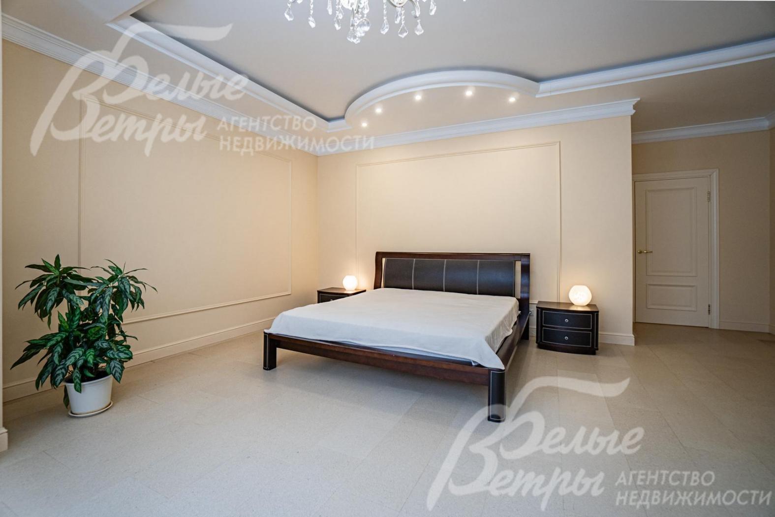 Импортная дорогая мебель - спальные гарнитуры из массива ценных пород дерева