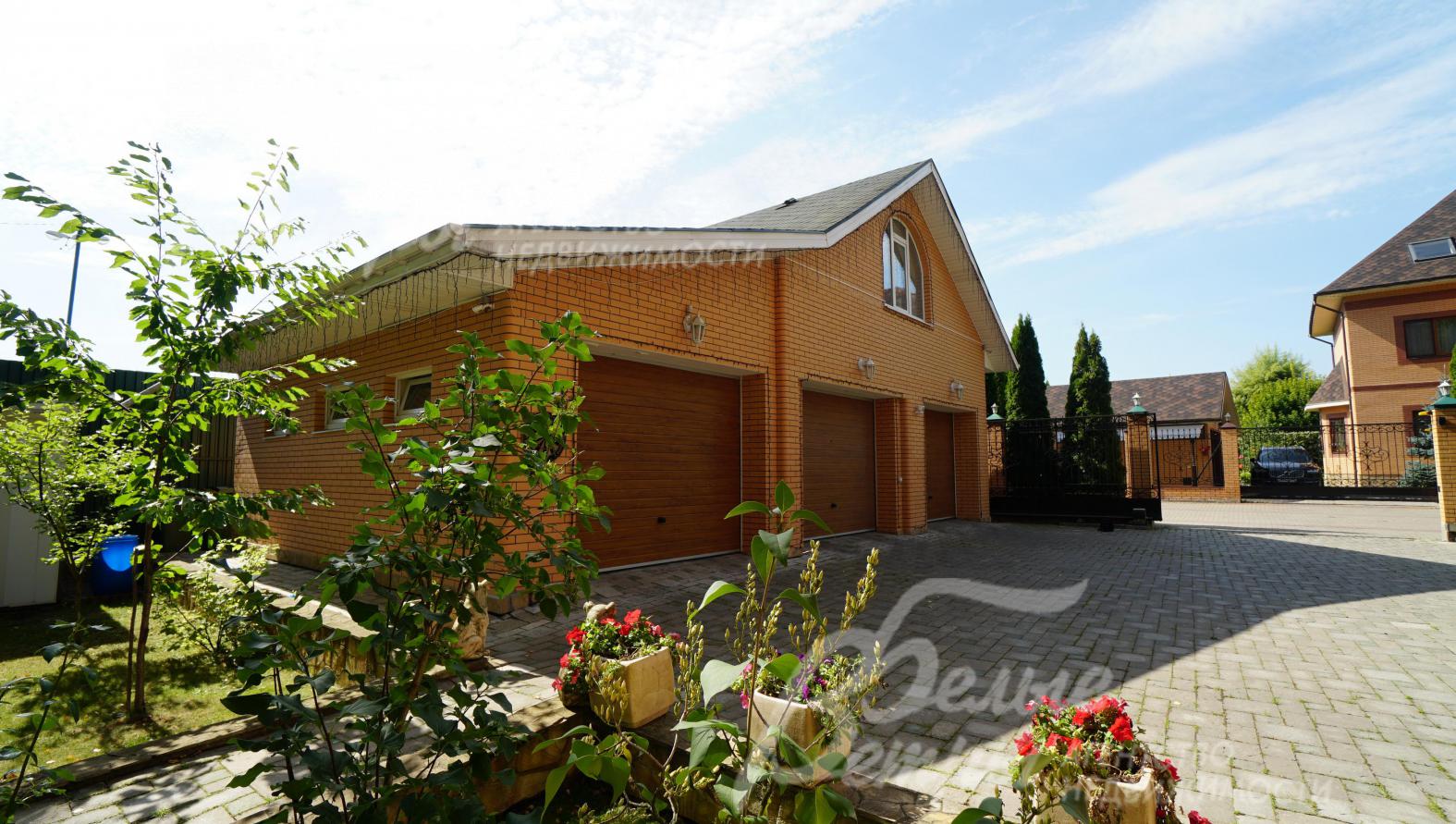 Гараж с квартирой для персонала