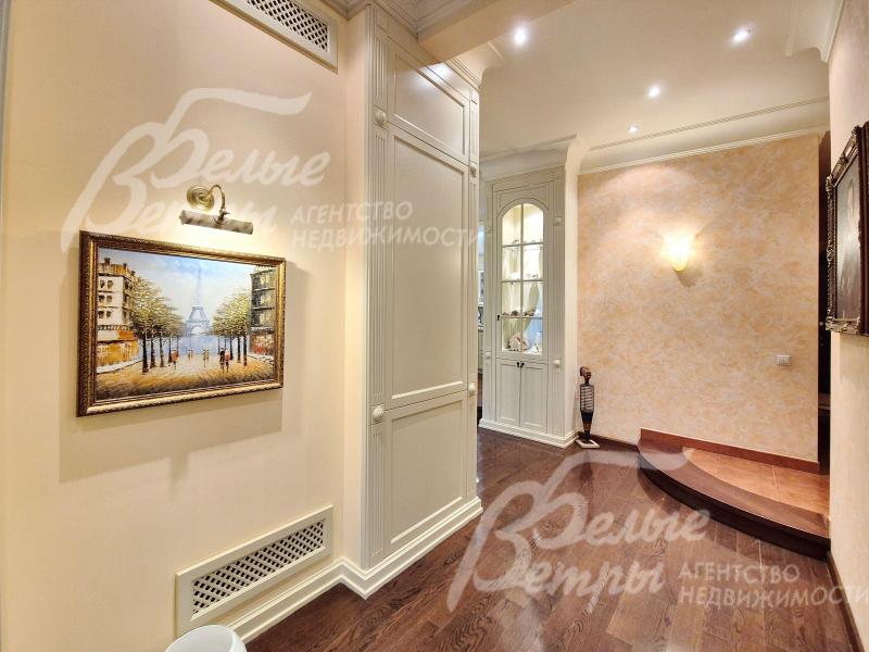 Холл 1-го этажа