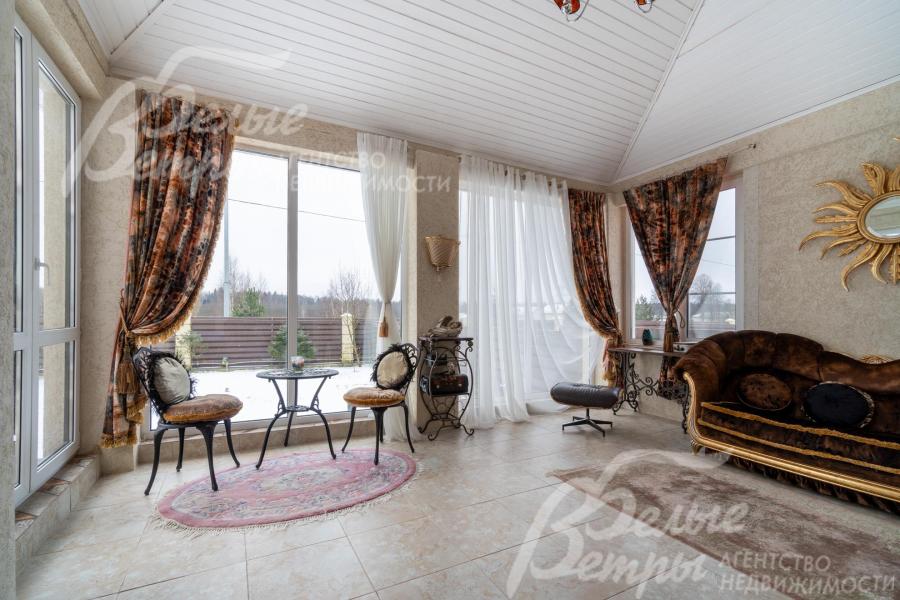 Дом меблирован и оснащён всей необходимой техникой 