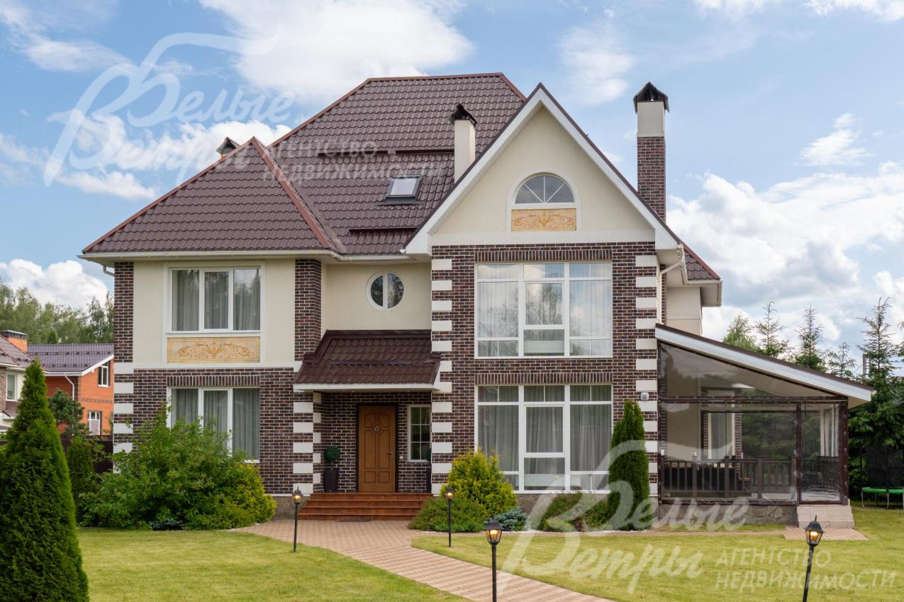 Кирпичный дом в стиле современной классики, полностью готов к проживанию