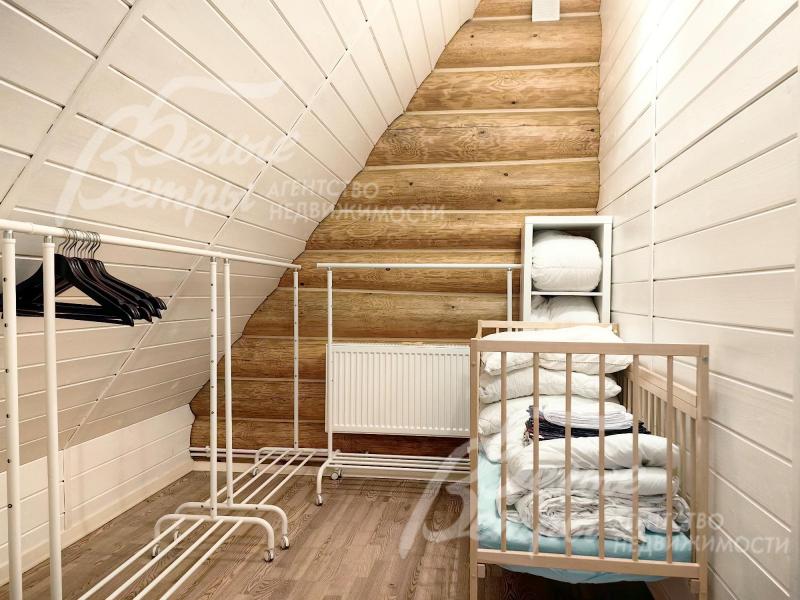 Гардеробная в мастер-спальне.