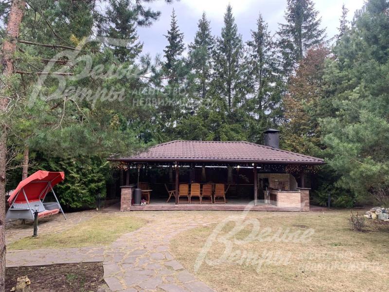 Ровный участок с ландшафтом