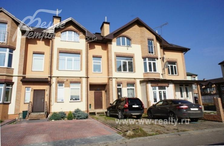 Таунхаус кирпичный в КП Дубровка