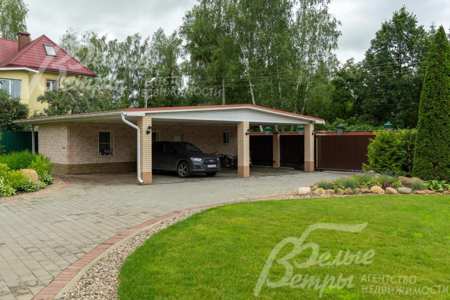 Навес для 4х автомобилей и одноэтажная квартира для персонала
