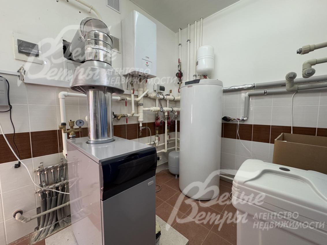 Котельная на первом этаже, полностью оборудована