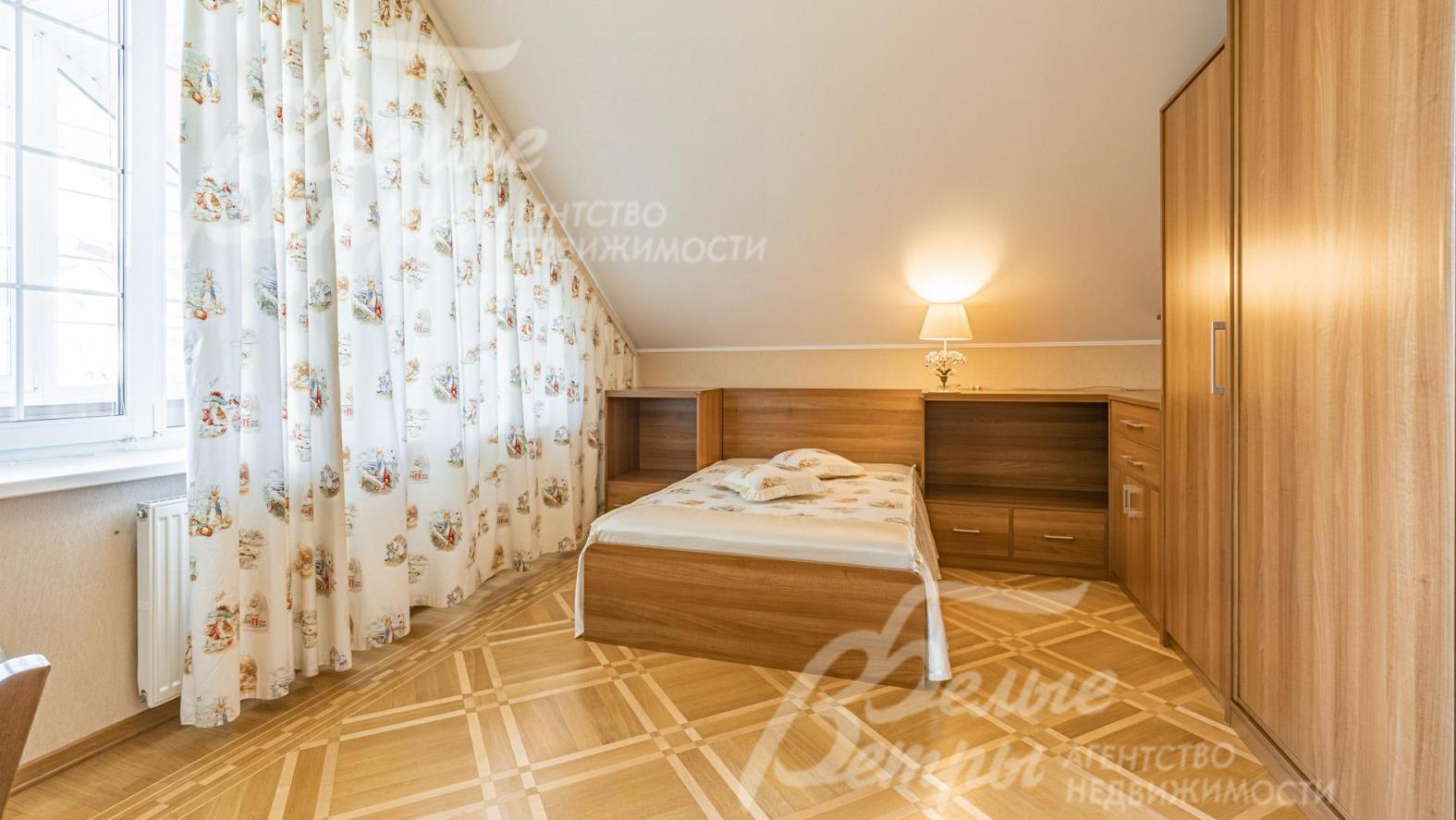 Спальня 16 кв.м с лоджией