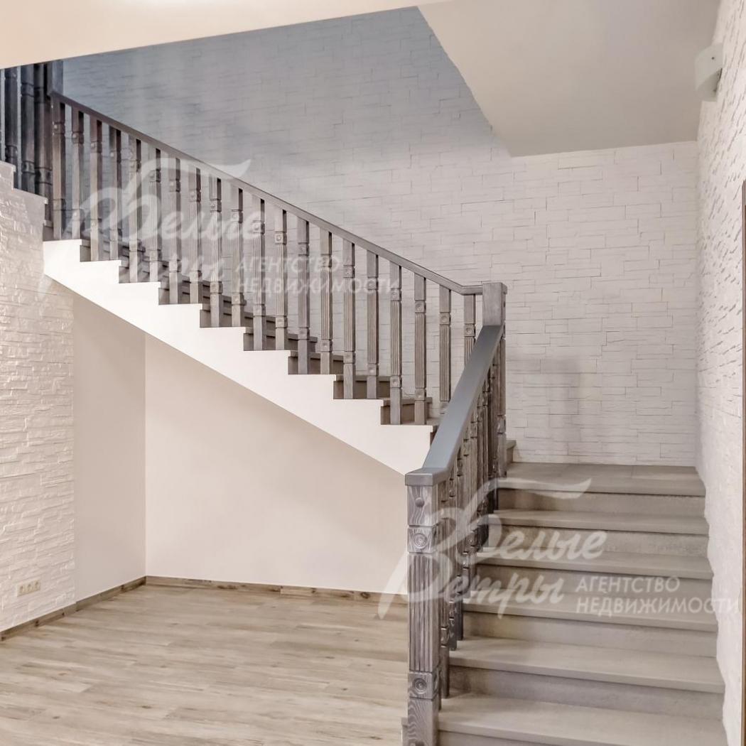 Лестница на монолитном ж/б каркасе шириной 1.05 м 