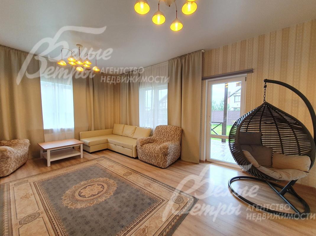 В доме выполнена светлая качественная отделка