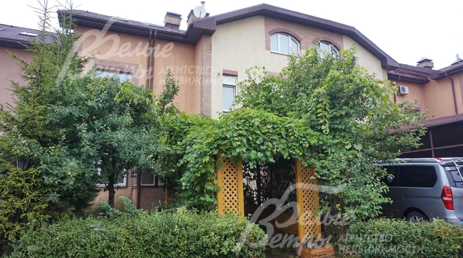 Большой таунхаус в аренду в ЖК Дубровка