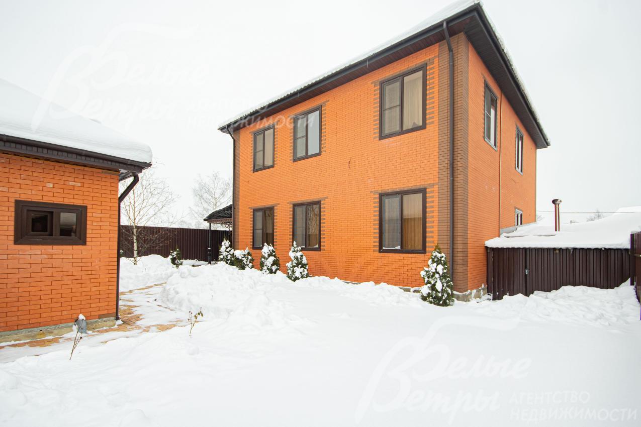 Кирпичный дом в классическом стиле