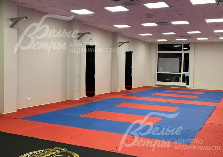 Зал для борьбы в коттеджном поселке Цветочный