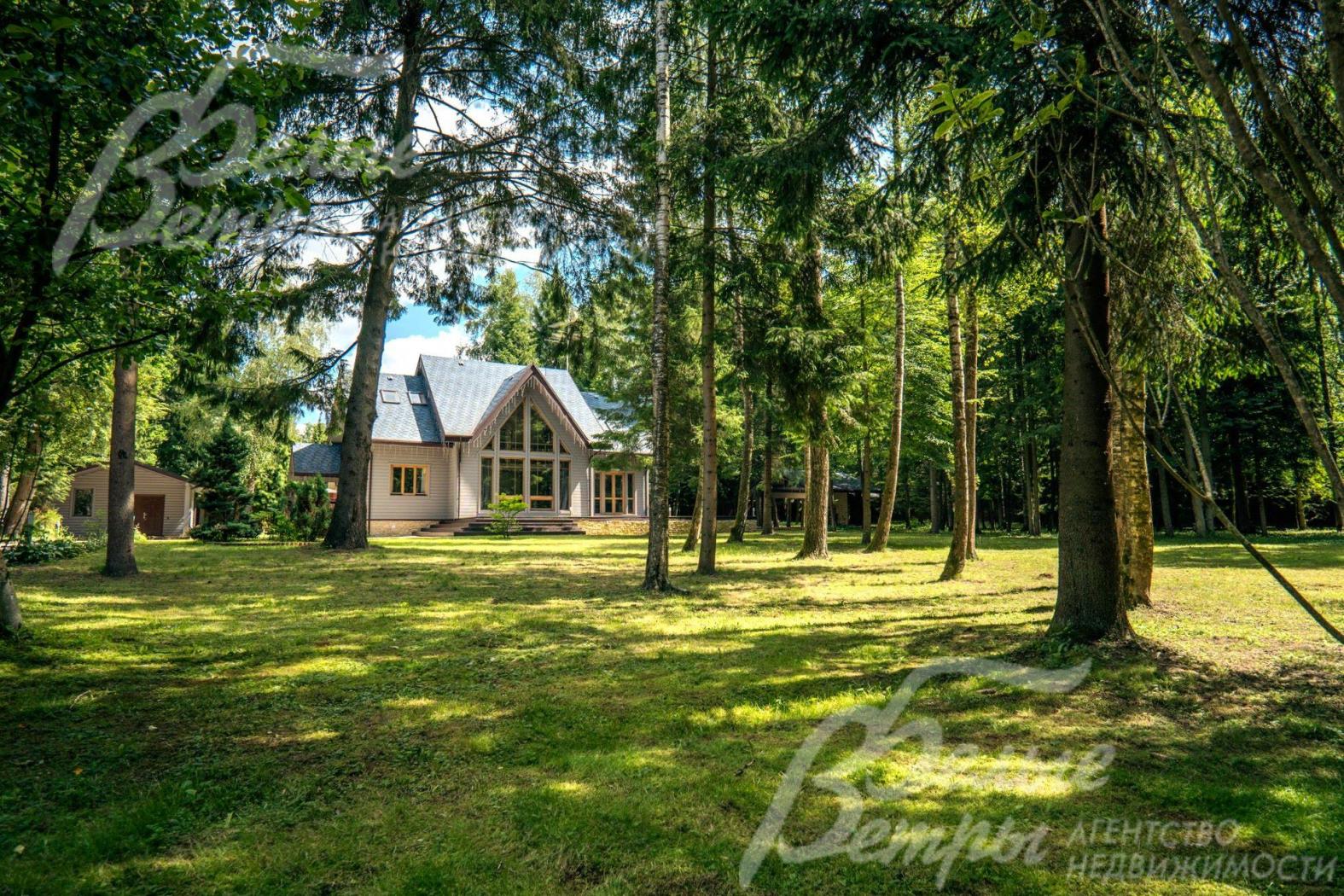 Участок находится в живописном тихом месте вдали от шумных дорог