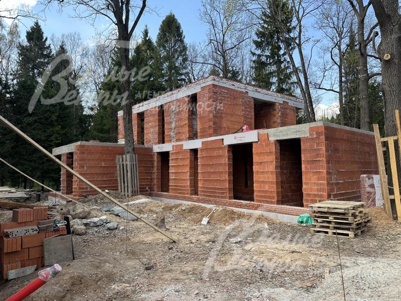 Новый дом в стиле хай-тек по индивидуальному проекту