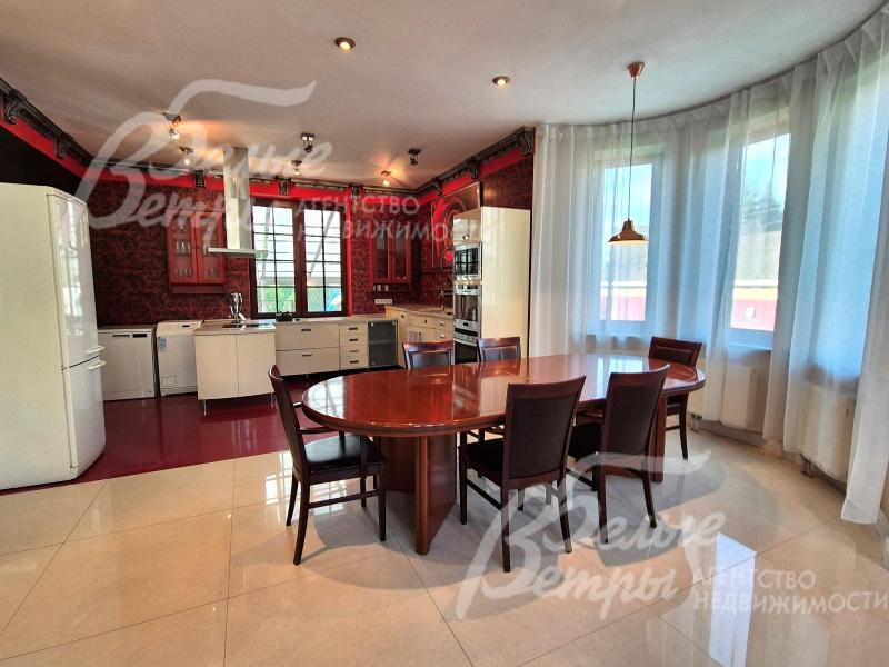 Столовая группа из массива на 6 персон. 