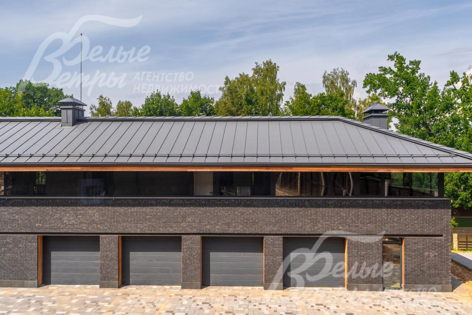 Гостевой дом 400 кв.м с гаражом на 6 авто и 3 квартирами