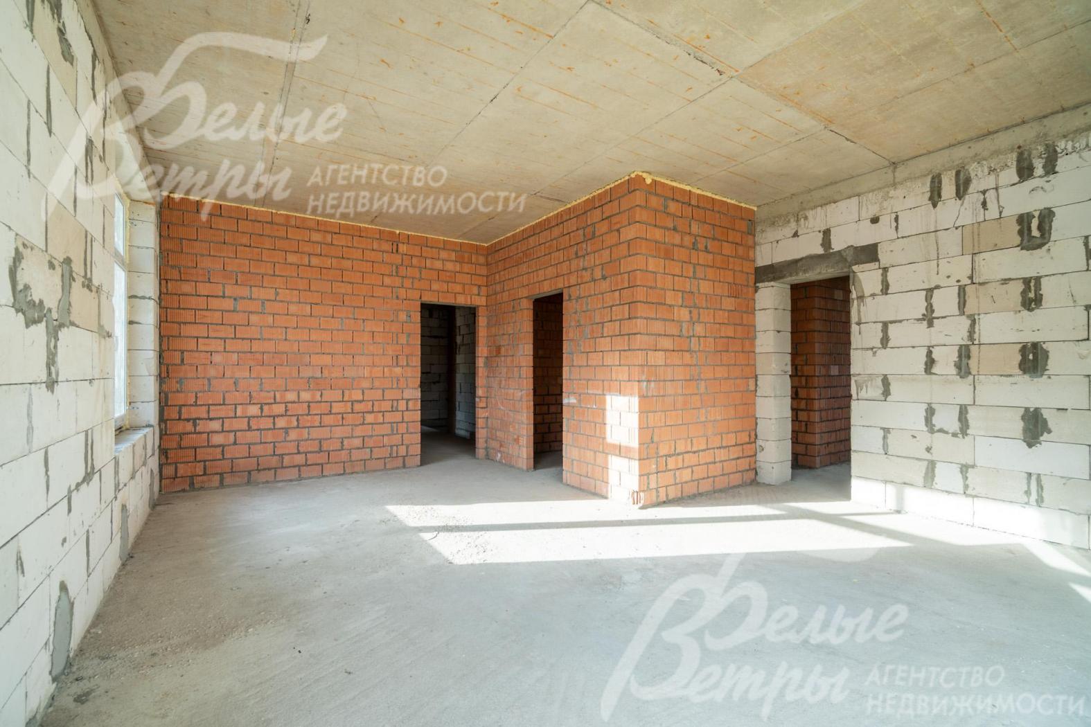 Дом подготовлен к внутренней отделке: возведены все стены и перегородки