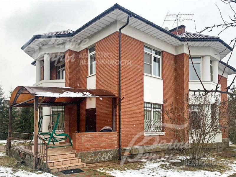 Кирпичный дом в аренду на участке площадью 16 соток в Митькино