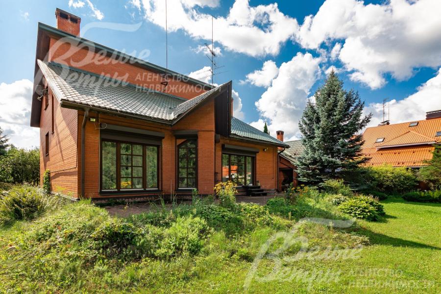 Коттедж под ключ на участке площадью 15 соток в коттеджном поселке Заречный-2