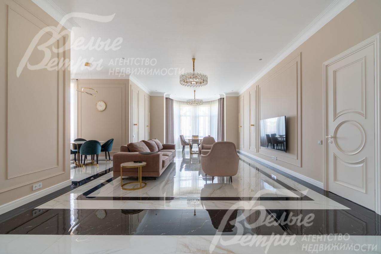 Дом - с отделкой под ключ, меблирован, оснащён всей необходимой техникой