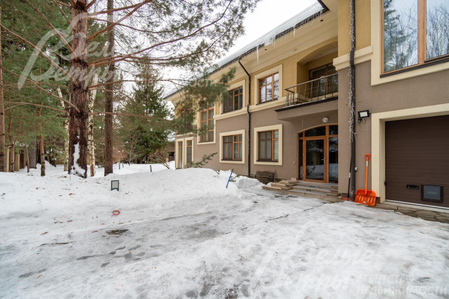 Дом на лесном участке, прилегающем к территории санатория