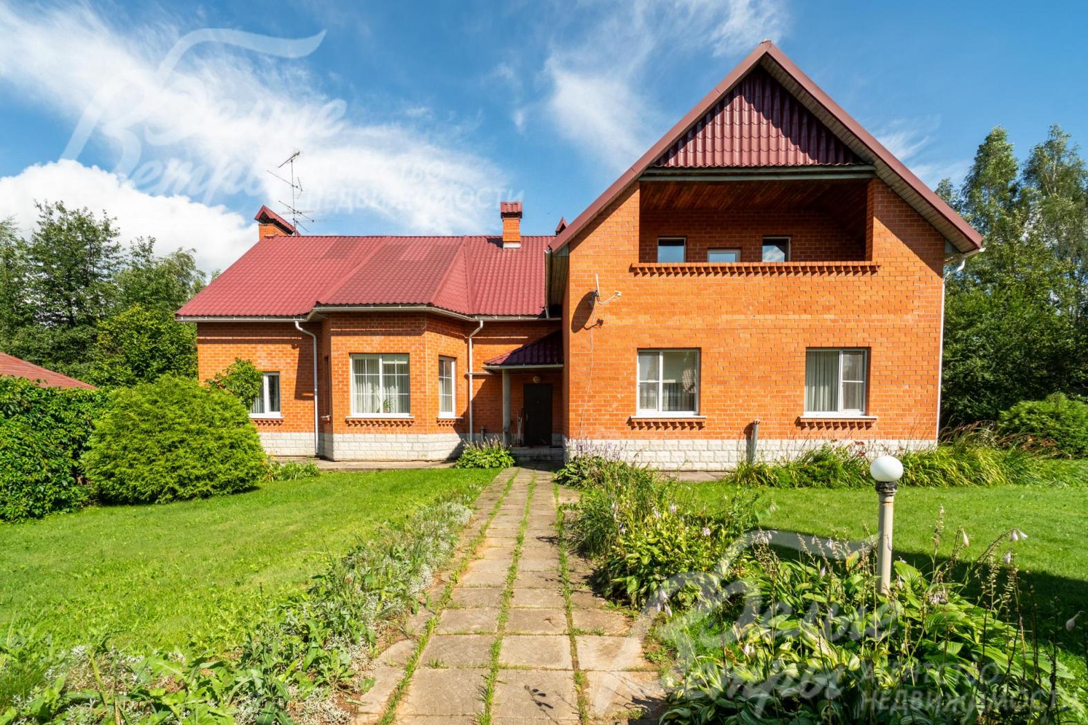 Дом для большой семьи с 6 спальнями на ухоженном участке 17 сот