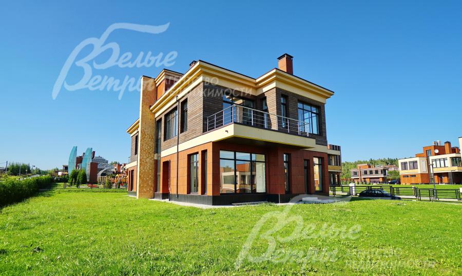 Участок выровнен, организован газон, дренаж и ливневая канализация