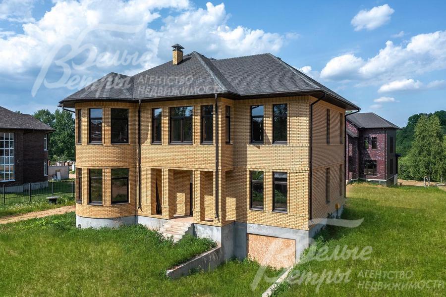 Коттедж под отделку на участке площадью 15 соток в сформированном коттеджном поселке Ильичевка