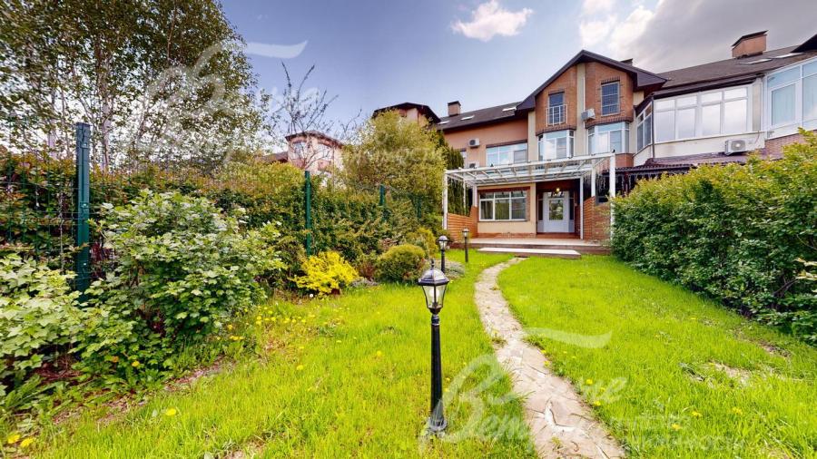 Благоустроенный участок 6 соток со своим выходом к пруду 