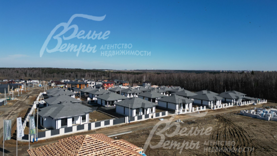 Квартал домов в едином архитектурном стиле