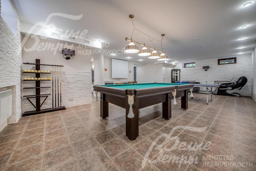 Бильярдный зал