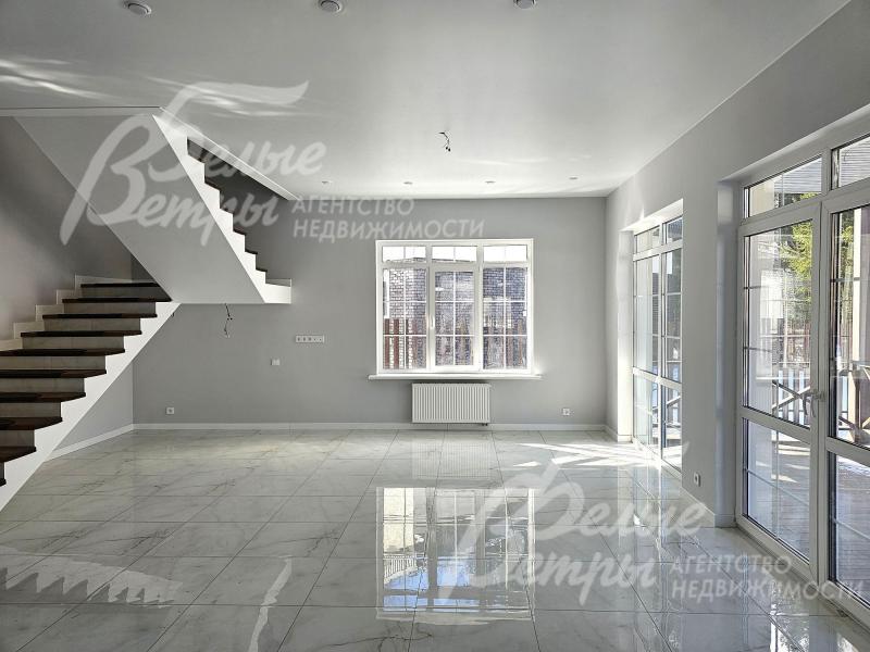 Гостиная 27 кв.м с выходом на террасу