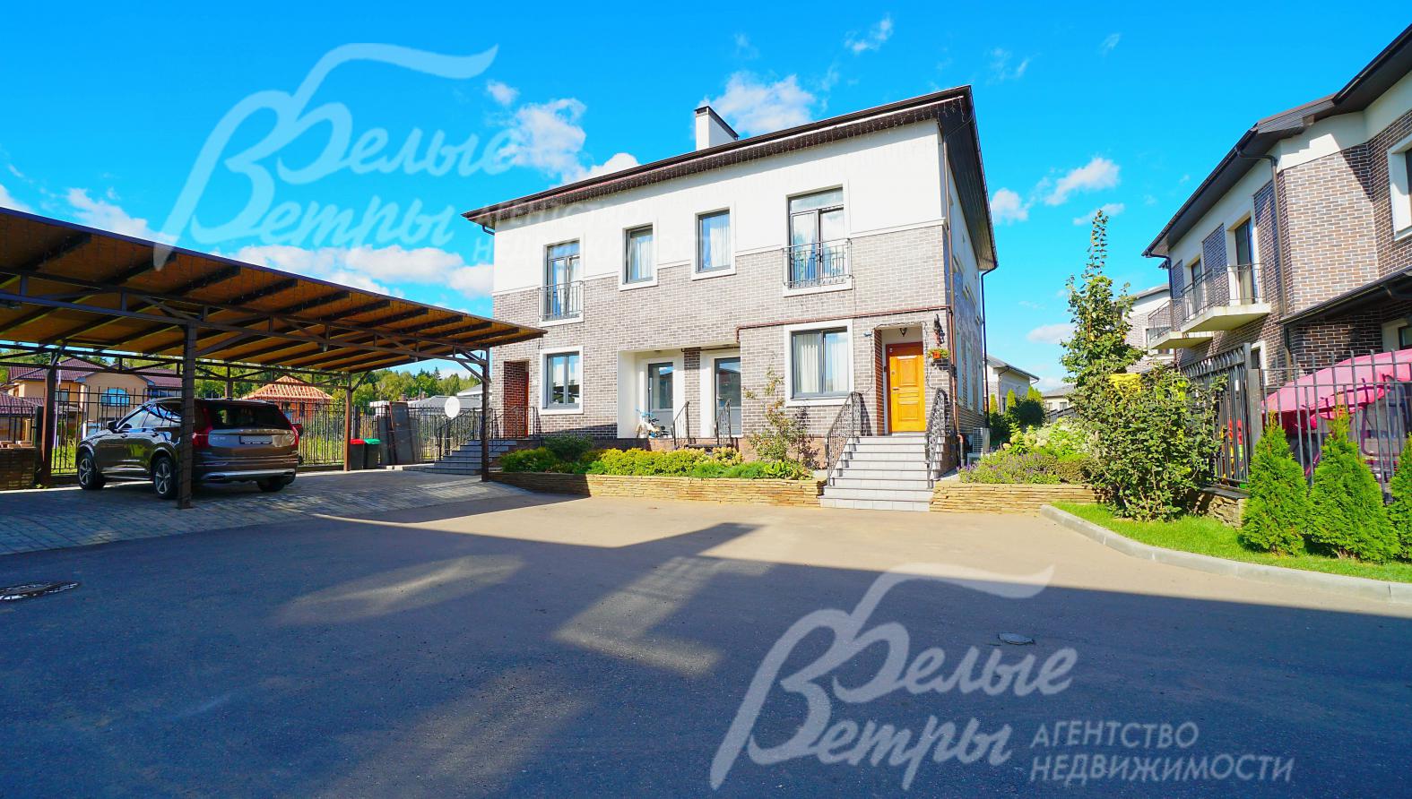 На участке организовано саморегулирующее освещение в зависимости от времени суток