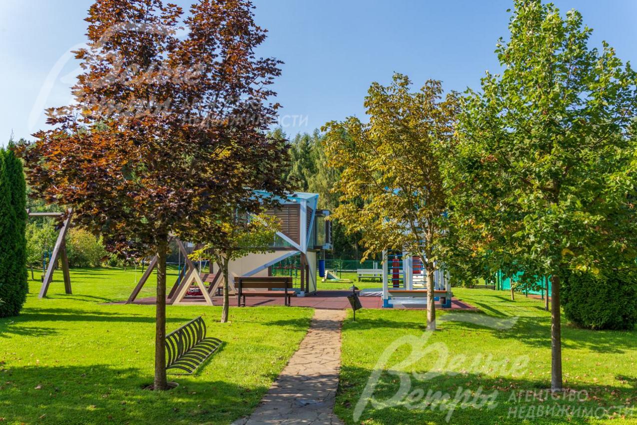 Детские площадки в поселке Варварино Эко