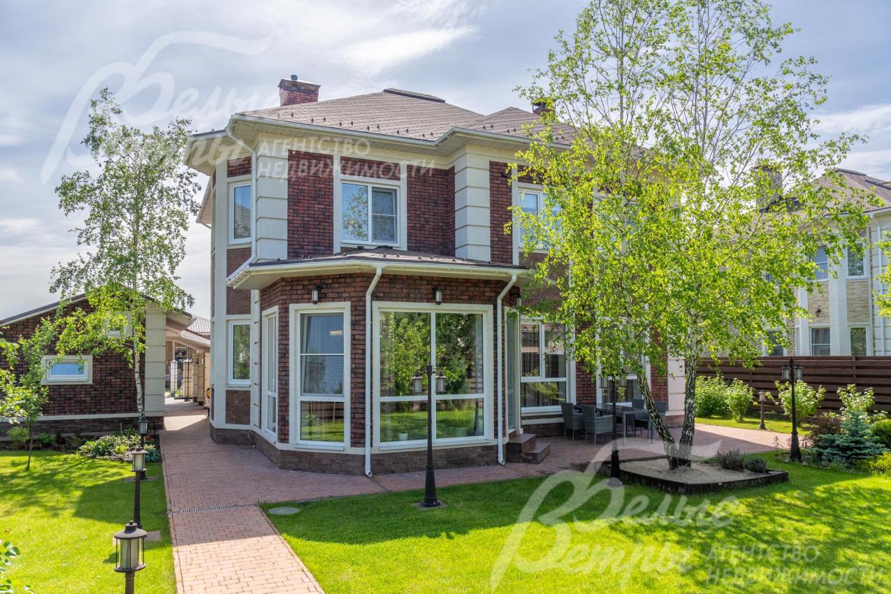 На участке высажено более 160 деревьев и кустарников 34 видов