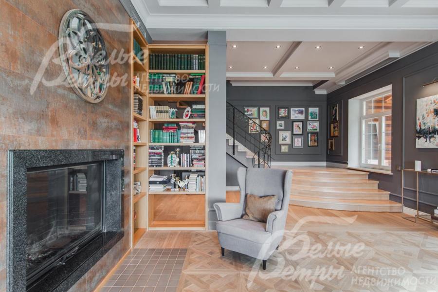 Камин в гостиной