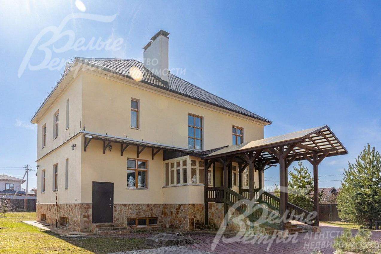 Трехуровневый коттедж с мебелью в Глаголево