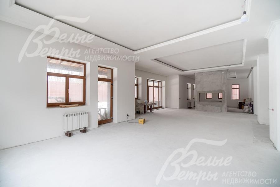 Просторная гостиная