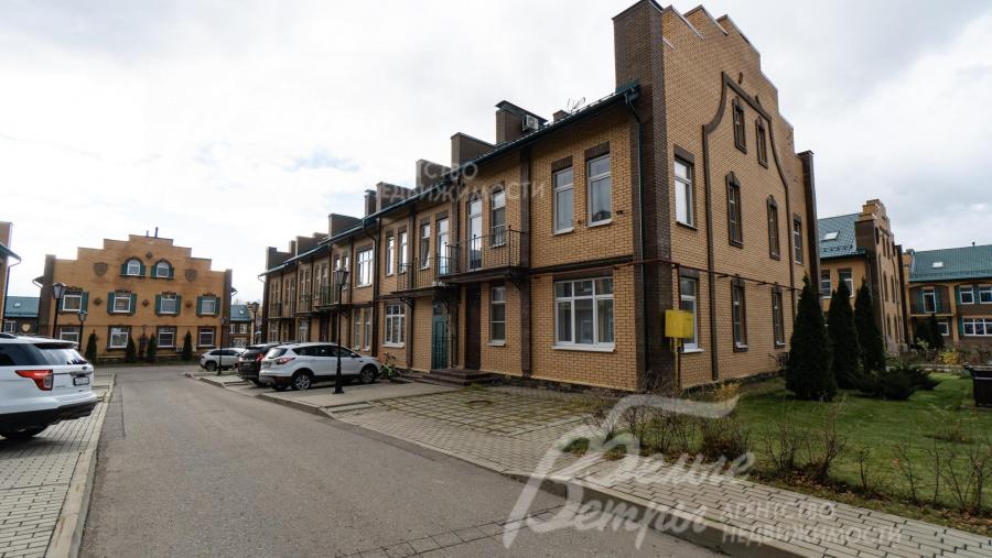 Таунхаус под ключ с центральными коммуникациями