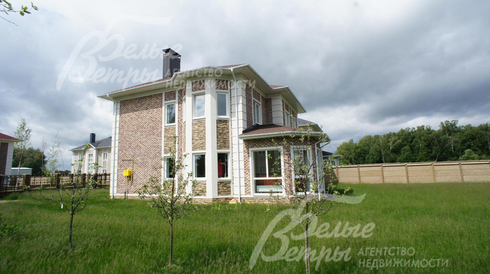 Участок расположен недалеко от леса