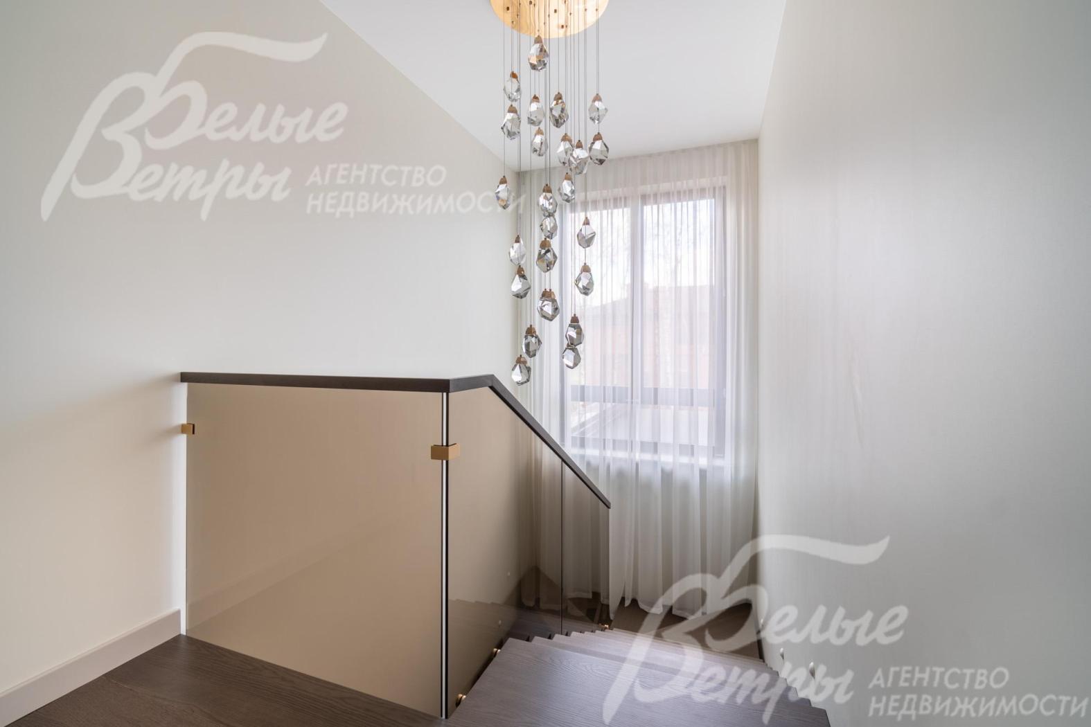 Холл 2-го этажа